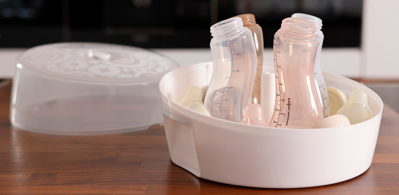 Babyflessen steriliseren in magnetron