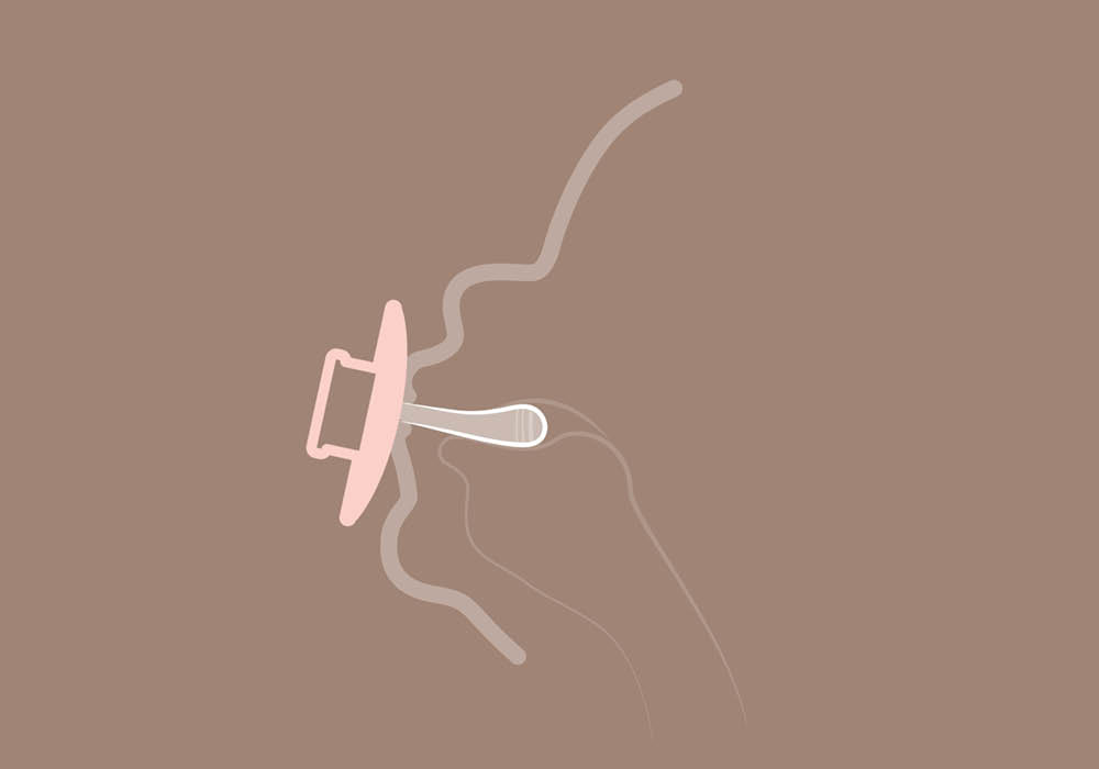 Illustratie hoe de Prime speen in het mondje ligt