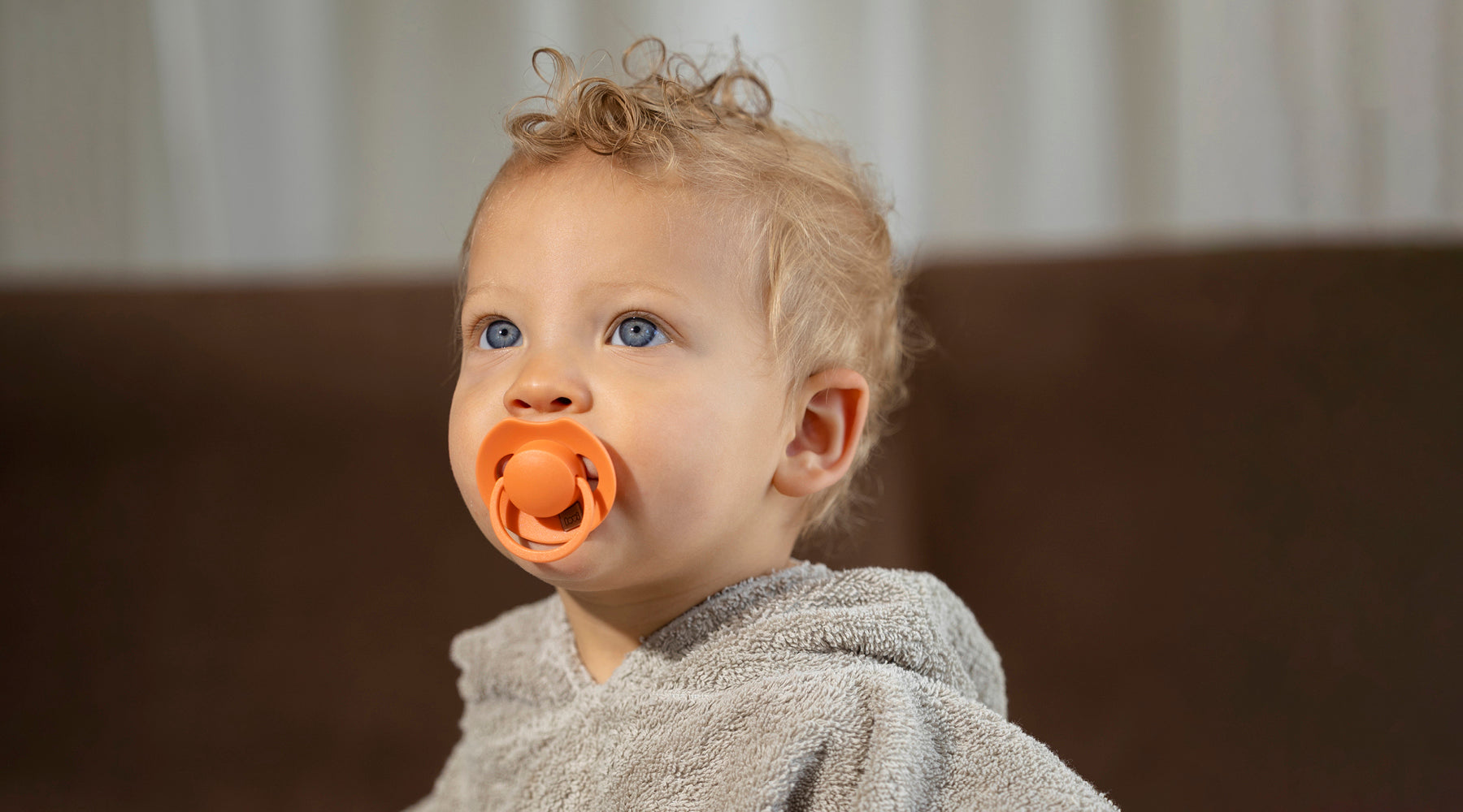 Baby gebruikt de Prime fopspeen, comfortabel en snel geaccepteerd door kinderen volgens ouders