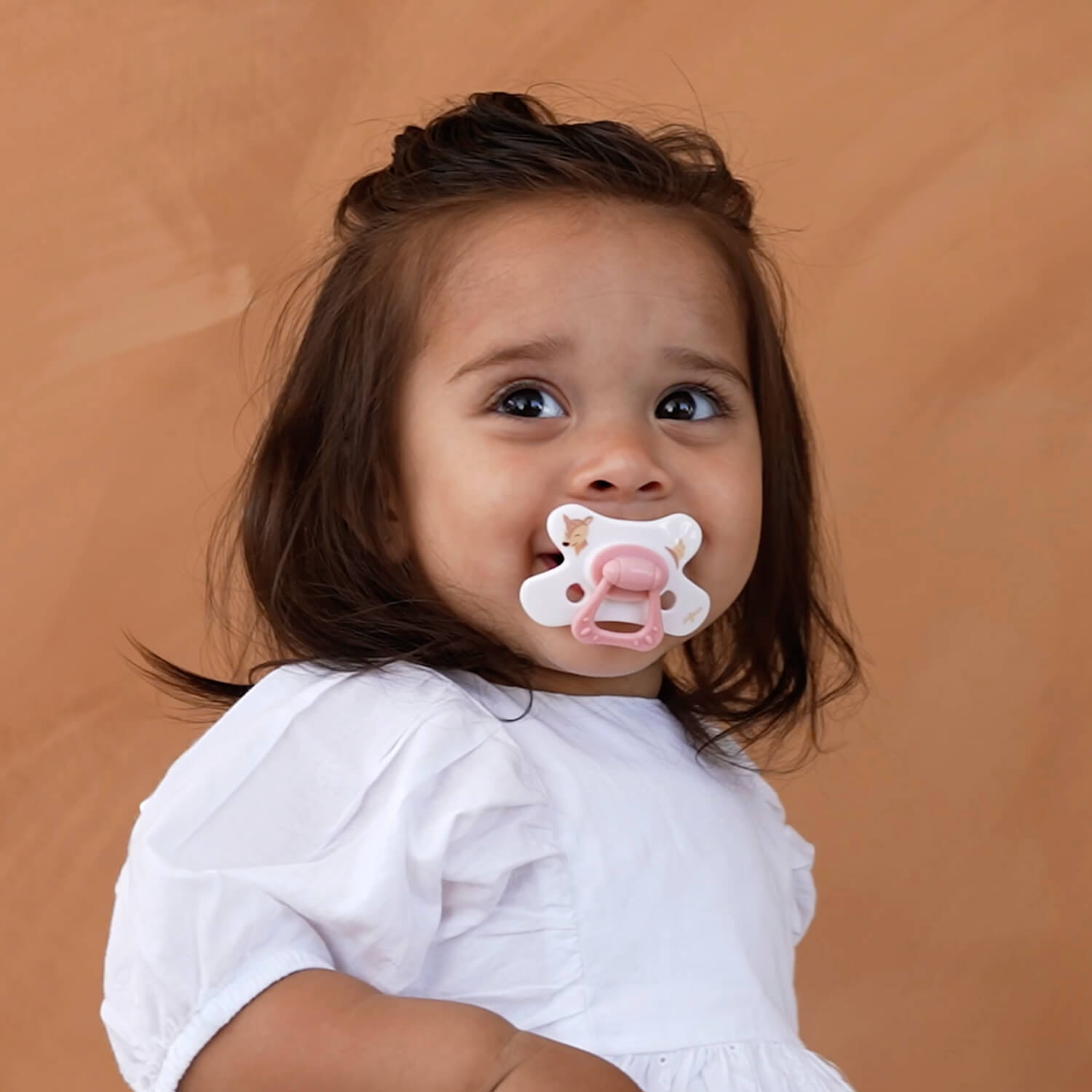 Meisje met Natural speen Soft Pink Deer